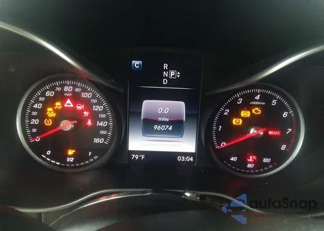 2015 Mercedes-Benz C 300 из США, поврежденный, VIN 55SWF4JB3FU093668